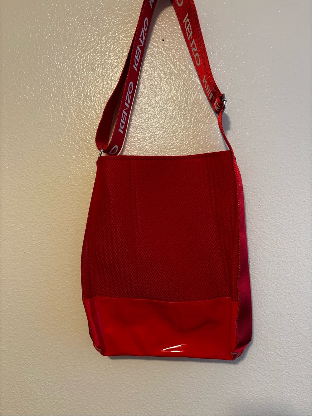 Kenzo Paris: Red Authentic Crossbody Shoulder tote bag- Vinyl/Nylon - Picture 9 of 10